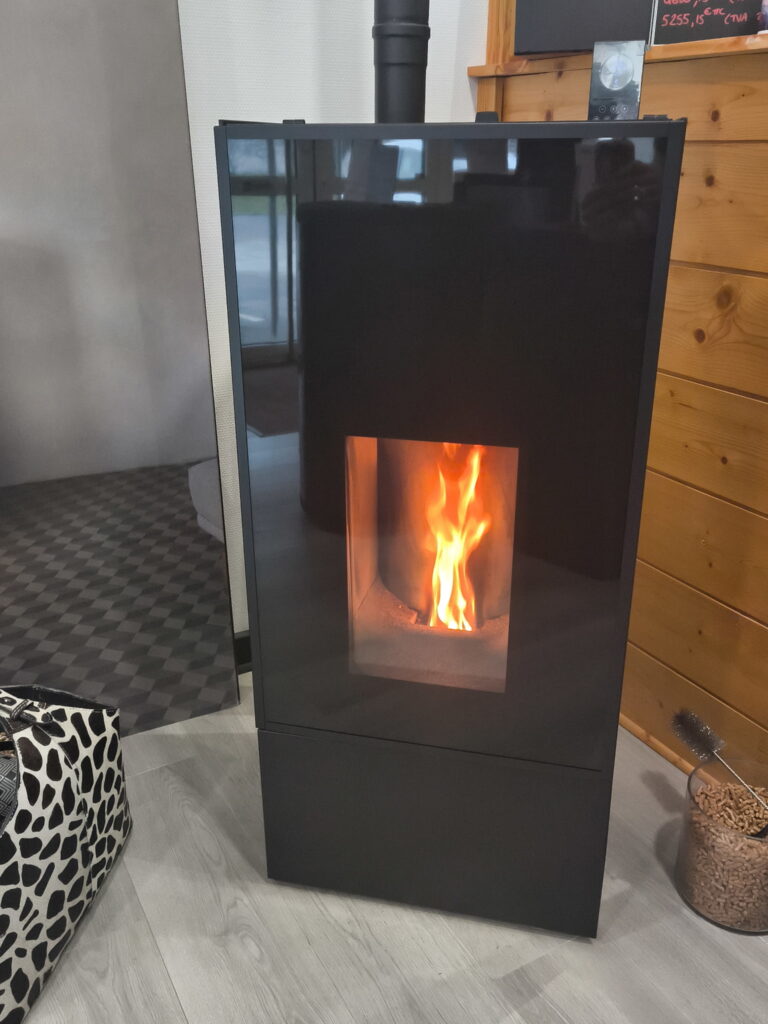 Poêle MCZ EIKO CORE 6 en fonctionnement